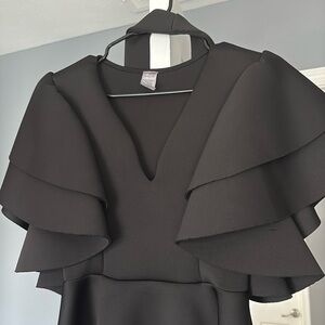 Black Beautiful Riffle Top